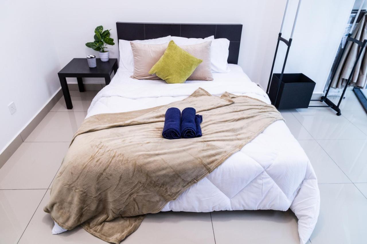 Studio Units At Pacific Tower Near Jaya One By Comfyasia Petaling Jaya Exterior foto